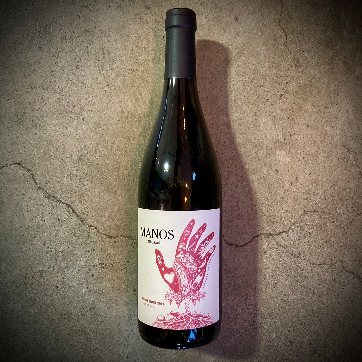 Manos Negras, Pinot Noir, Uco Valley, Mendoza, Argentina